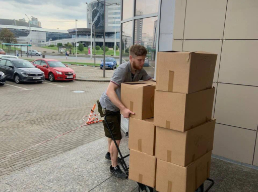 TRANSPORT I PAKOWANIE RZECZY PODCZAS PRZEPROWADZKI Z ANTMOVING